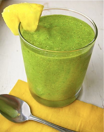 Kale, Spinach and Fruit Smoothie